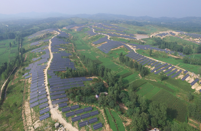 1474276709130857.jpg 2-富士康南陽(yáng)市潦河坡鎮(zhèn)100MW地面光伏電站s.jpg