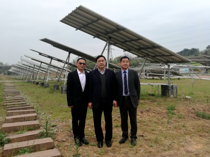 1496503785627242.jpg 2-趙振元董事長與睿基董事局主席顧全軍、總裁孫海濤親切合影.jpg