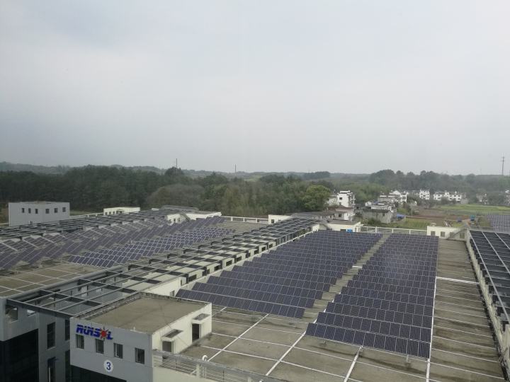 1496503915121086.jpg 8睿基屋面發(fā)電系統(tǒng).jpg