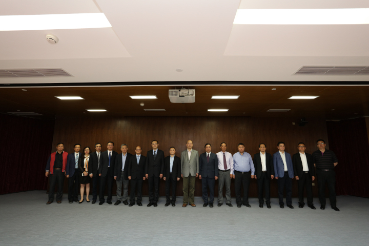 1496508531554759.jpg 12-趙振元董事長、傅文彪董事長與所有見證簽約儀式的嘉賓和領導親切合影.jpg