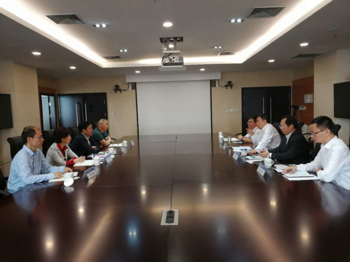 1496508780231812.jpg 2-雙方進行友好交談.jpg